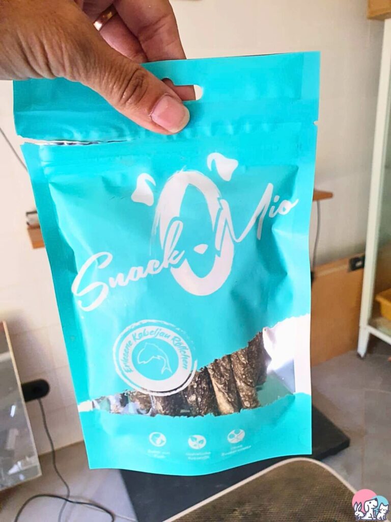 Bustina da 75 grammi di snack per cani al merluzzo SnackoMio